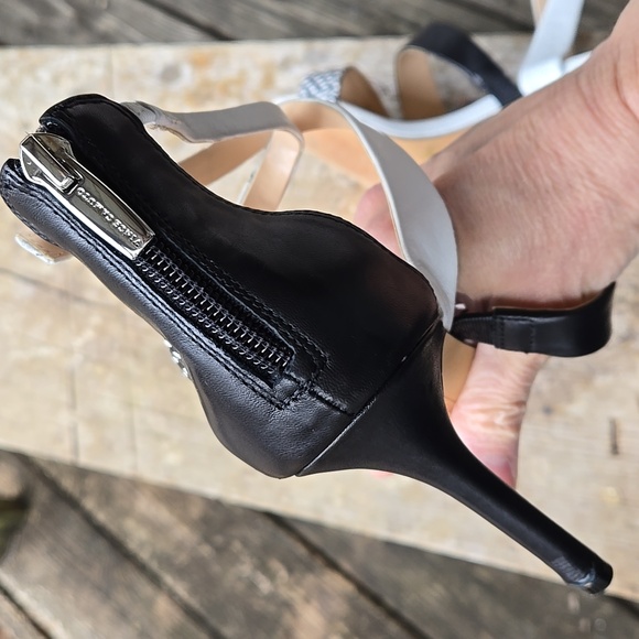 Vince Camuto. Black and White Strappy Heels. Size 6M. Excellent Condition. - Picture 8 of 16